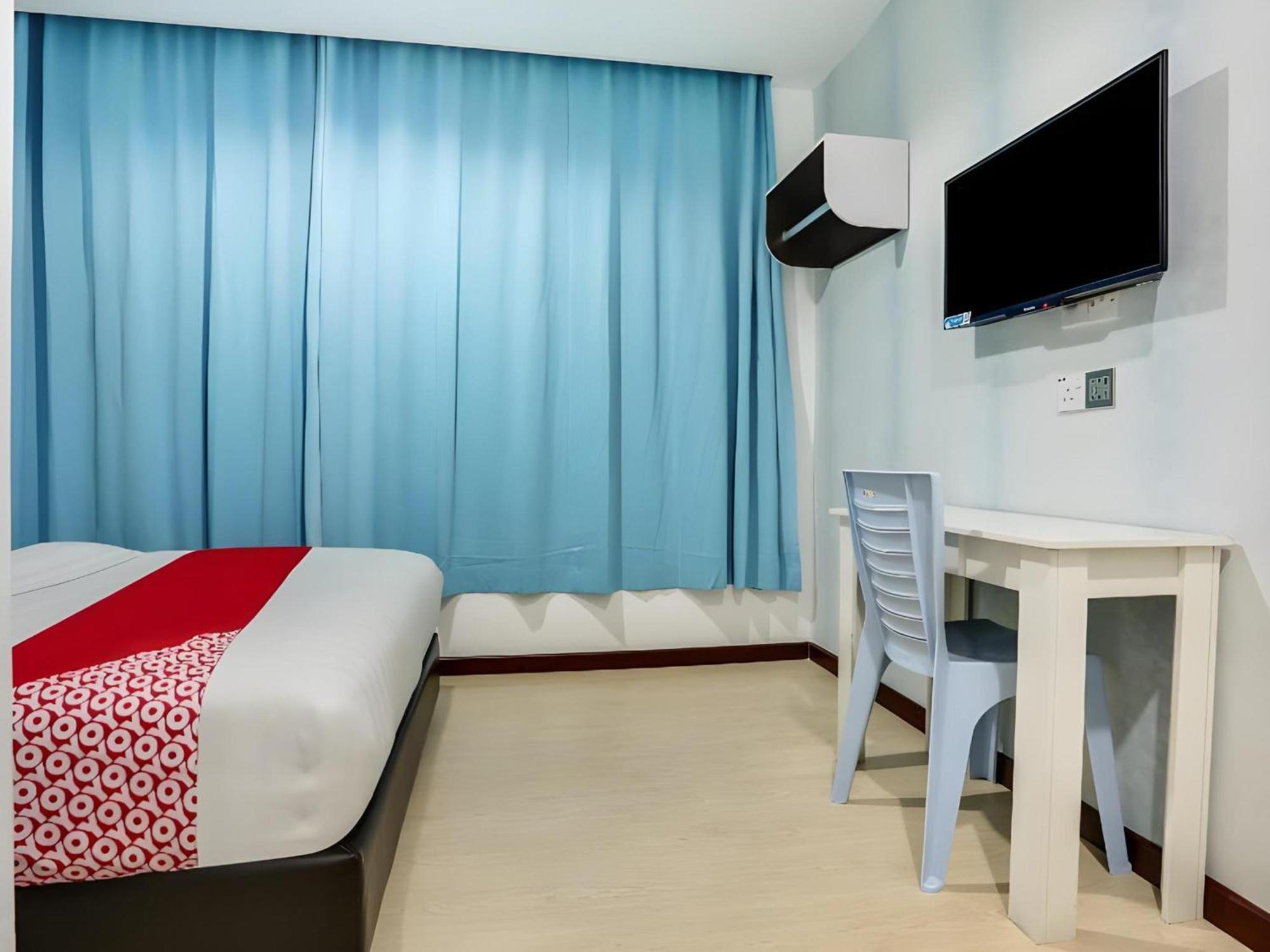 Oyo 89583 Grove Hotel Kajang Exterior photo