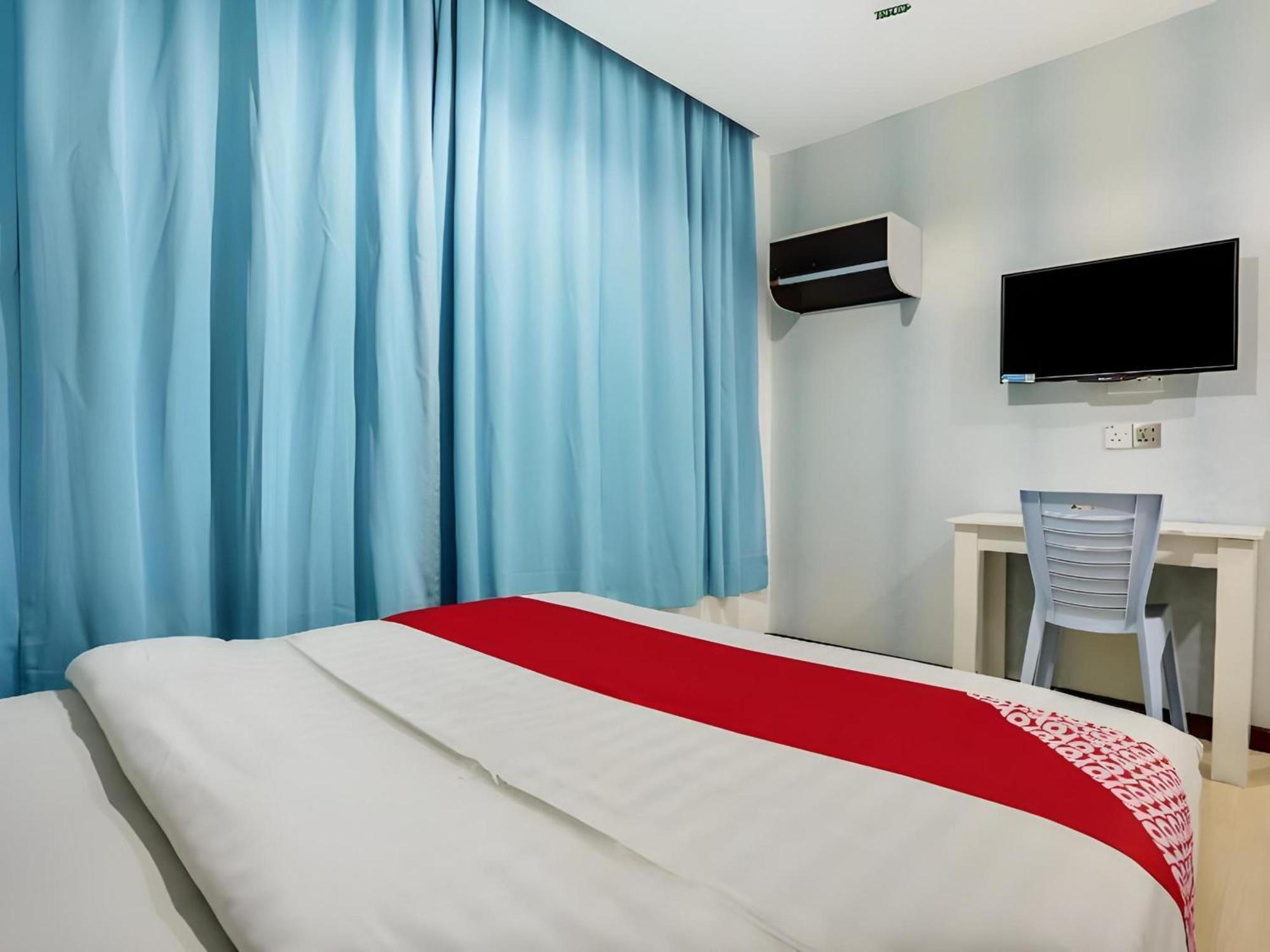Oyo 89583 Grove Hotel Kajang Exterior photo