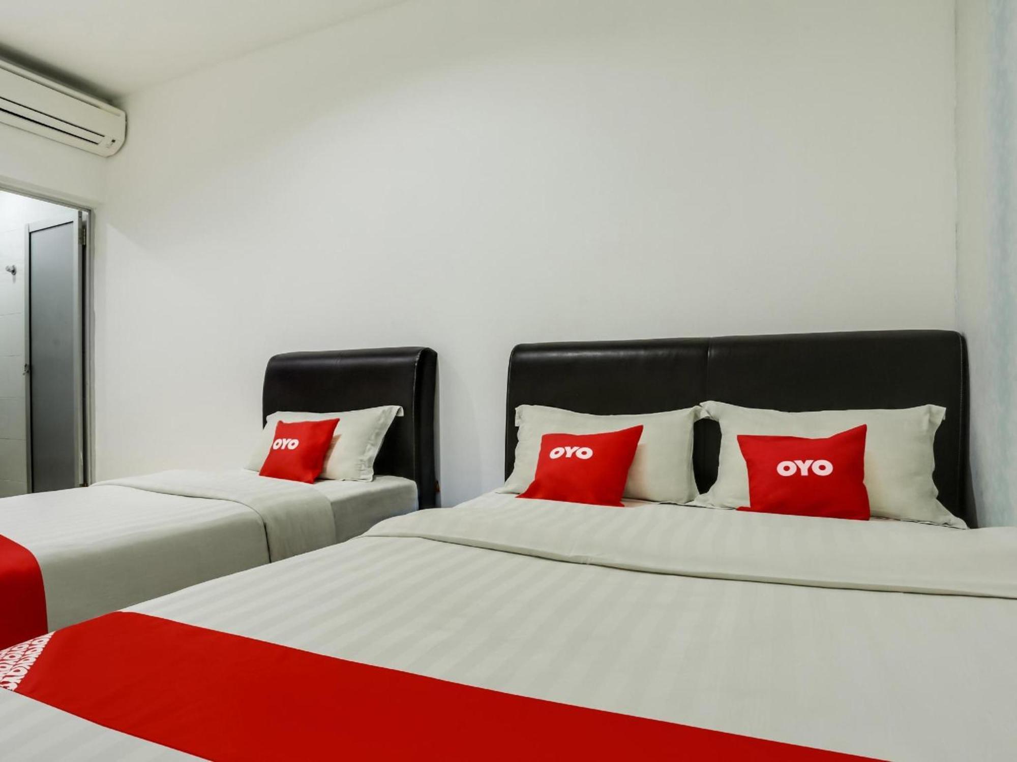 Oyo 89583 Grove Hotel Kajang Exterior photo